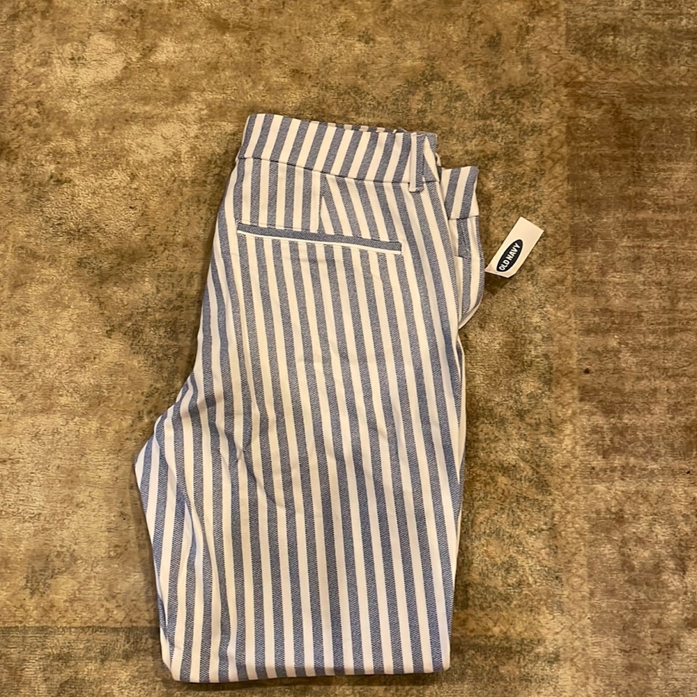 BNWT Old Navy Pixie ankle pants